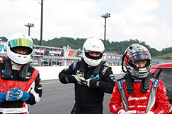 #336 吉田 綜一郎選手　#35 森本 進一選手　#38 岩間 浩一選手
